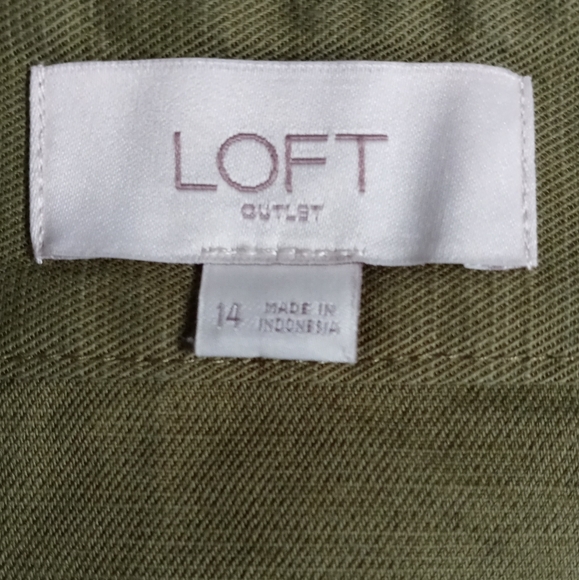 LOFT OUTLET WOMEN'S ARMY GREEN BUTTON FROM MINI SKIRT.SIZE 14. - Picture 3 of 12